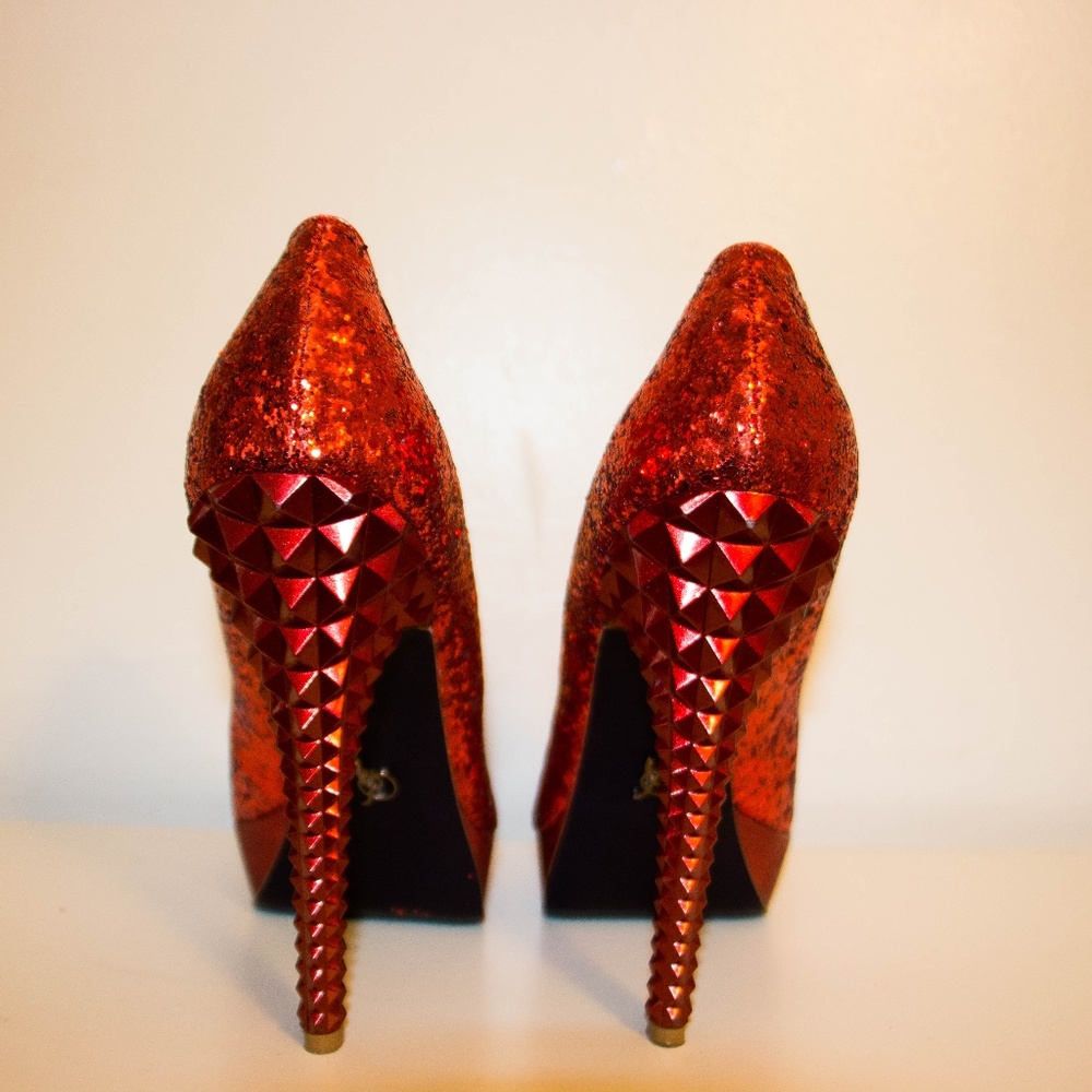 Heels - Picture 2 of 4